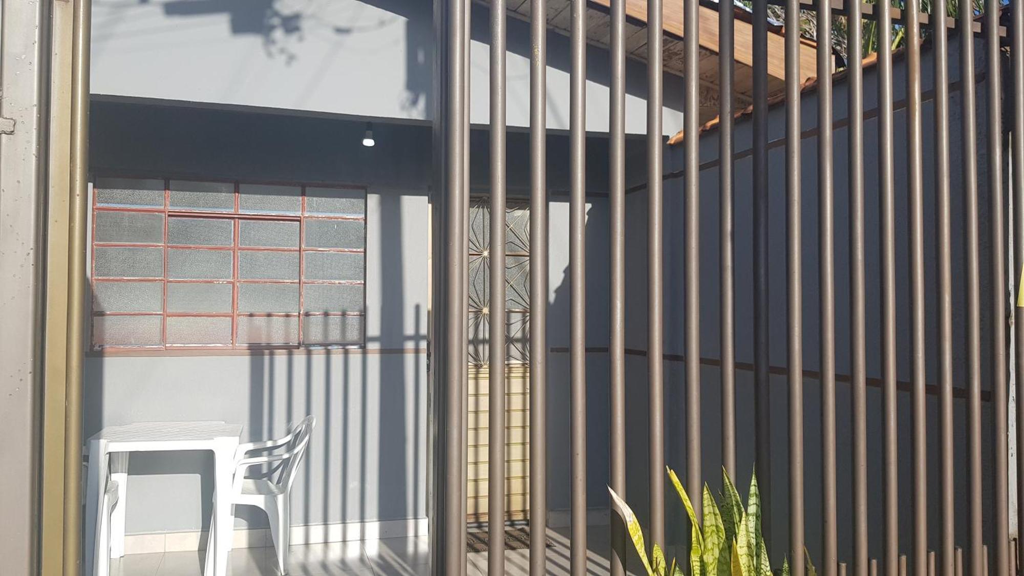Casa No Centro De Foz! Ar-Condicionado, Smart Tv, Wi-Fi, Cozinha, Ventilador E 4 Camas Apartamento Foz do Iguaçu Exterior foto